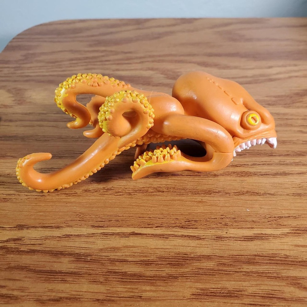 2015 Dave And Busters Kraken Sea Monster Isle Punches Orange Squid Figure Toy - Picture 4 of 5